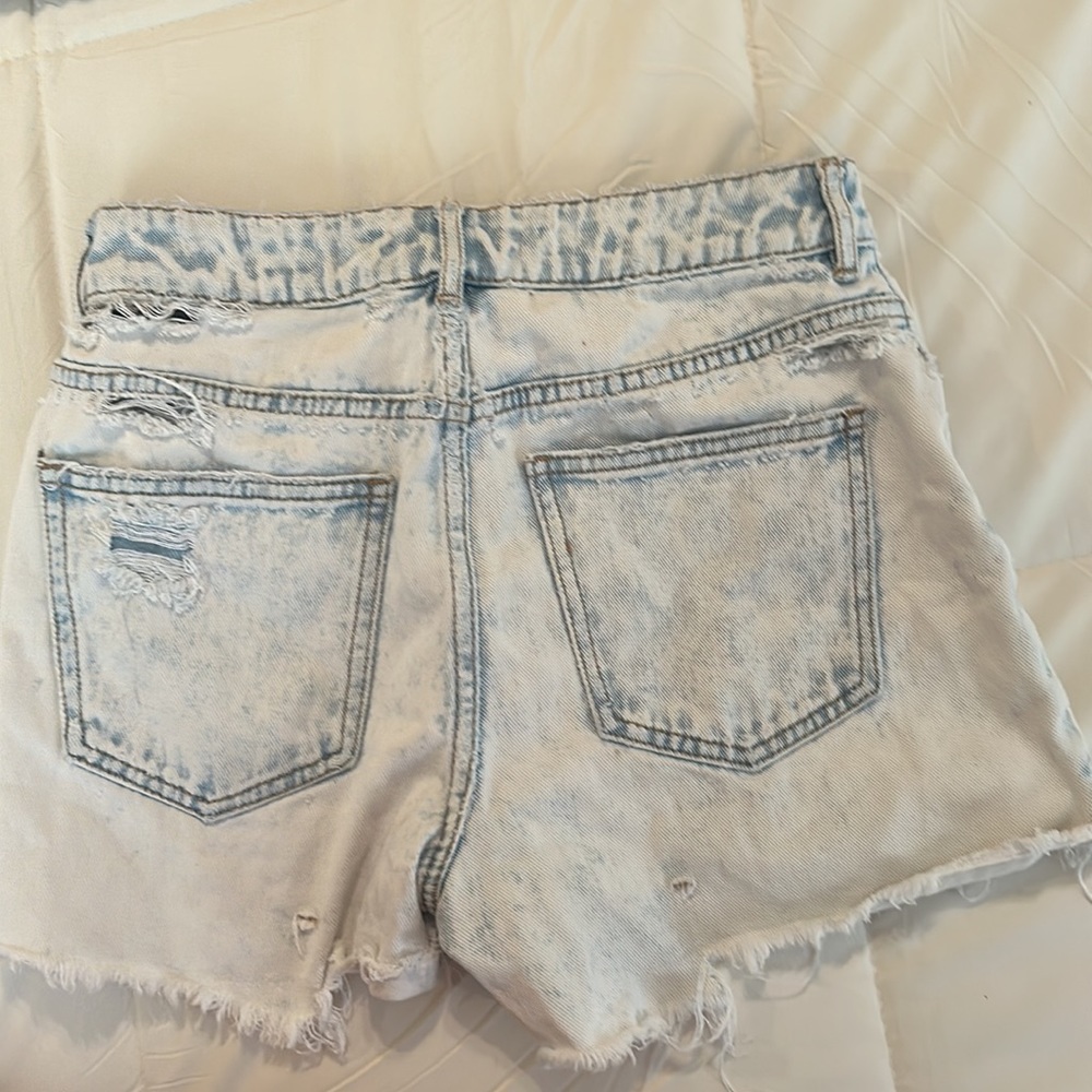 Distressed Pac Sun mom short - Picture 2 of 2